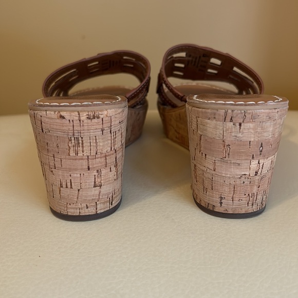 J. McLaughlin Brown Wedge Sandals, Size 6.5 - Picture 4 of 9
